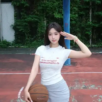 何芳玲